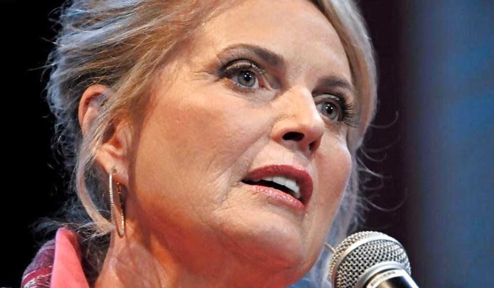 25P Love jerking off to conservative Ann Romney