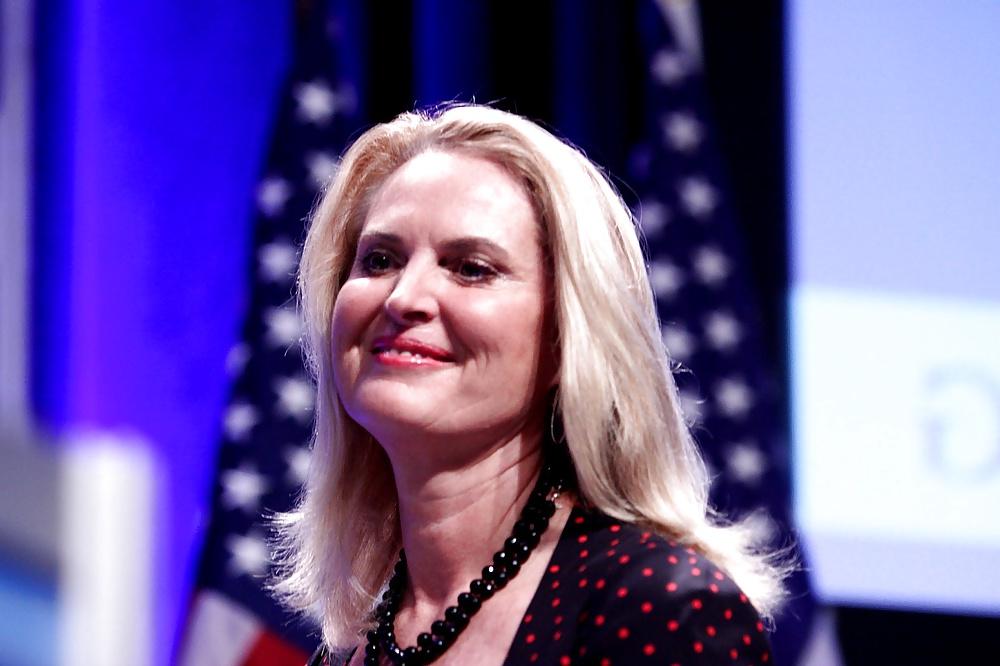 25P Love jerking off to conservative Ann Romney