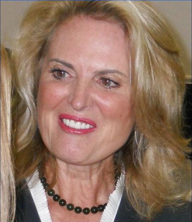 25P Love jerking off to conservative Ann Romney