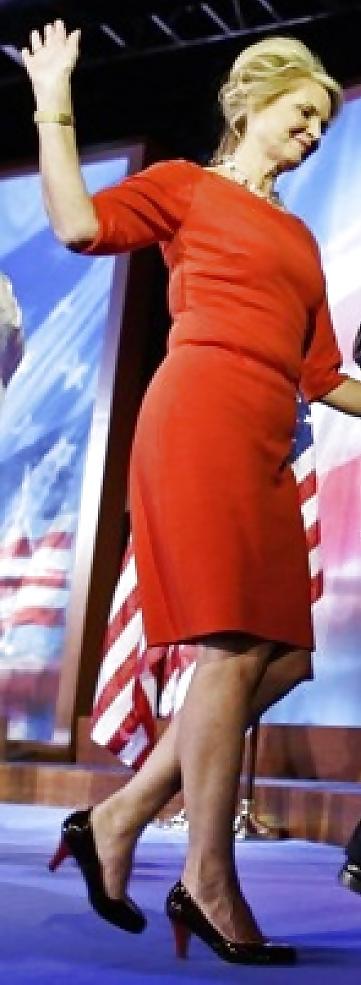 25P Love jerking off to conservative Ann Romney