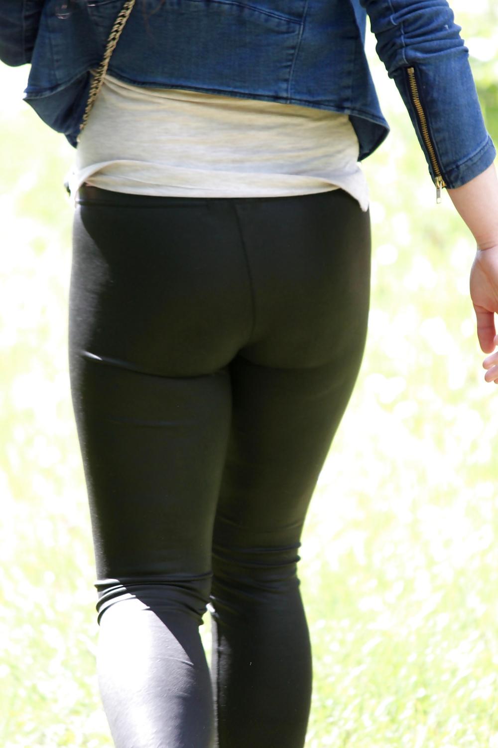 20P 2 girls leggings and jeans candid