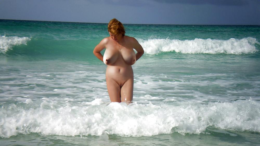 7P I'm naked on the public