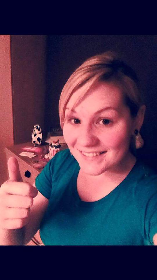 17P Short haired blonde wants cum.