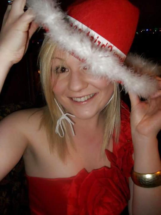 17P Short haired blonde wants cum.