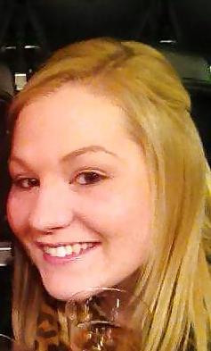 17P Short haired blonde wants cum.