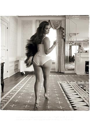 10P Vogue italia thick chick issue post by tintop