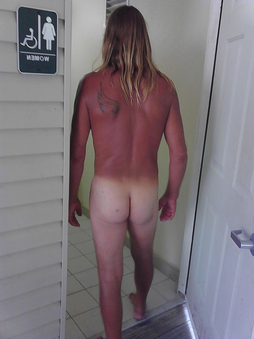 20P Outdoors and naked