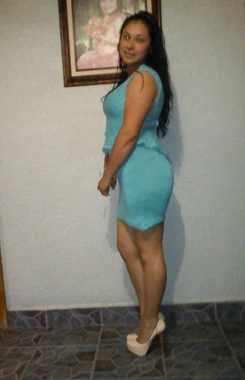 6P Thick latina in heels