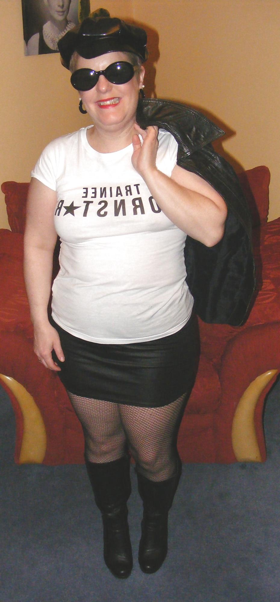 25P Mistress K in fishnets
