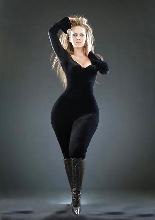 25P Big Asses in Tight Clothes Part 1