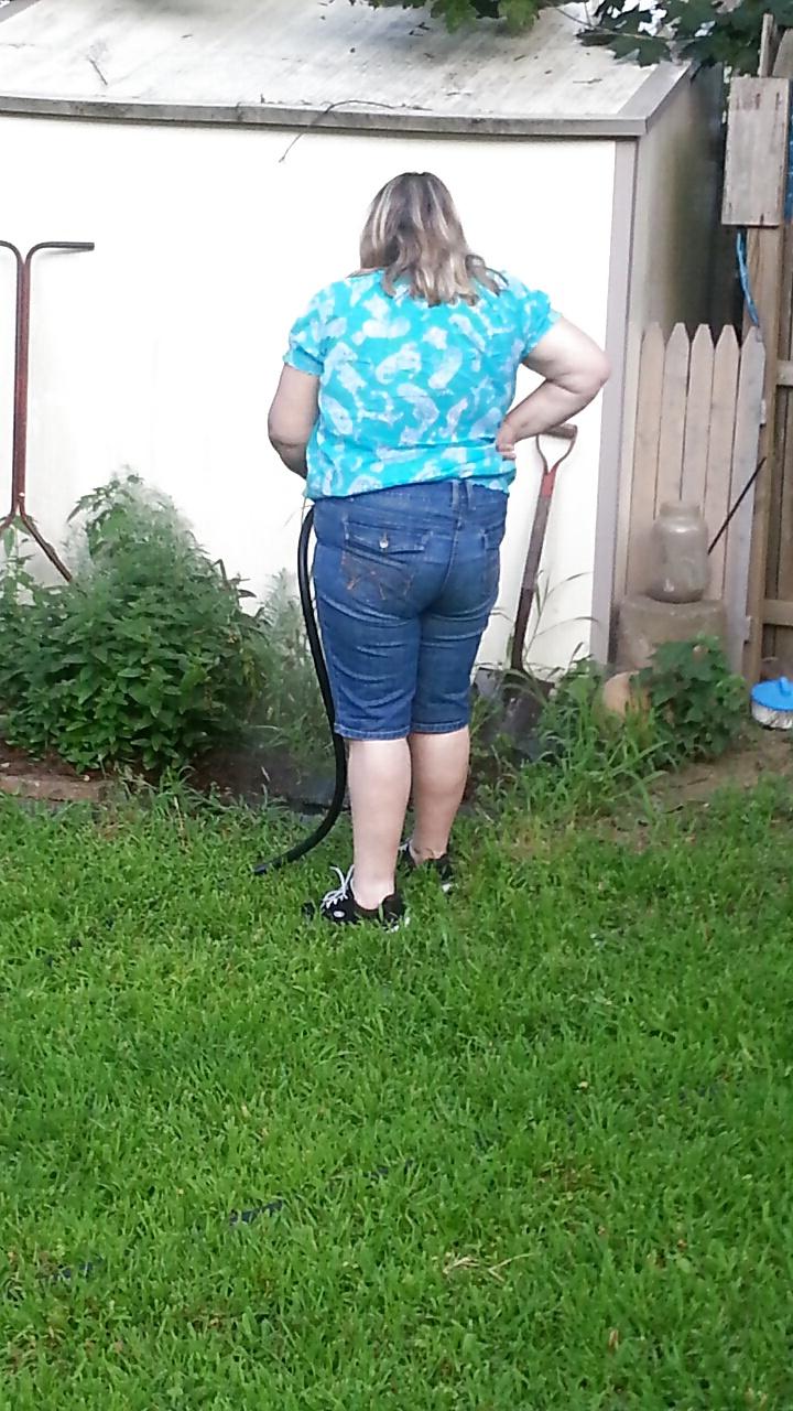 25P Wife in her tight ass jeans