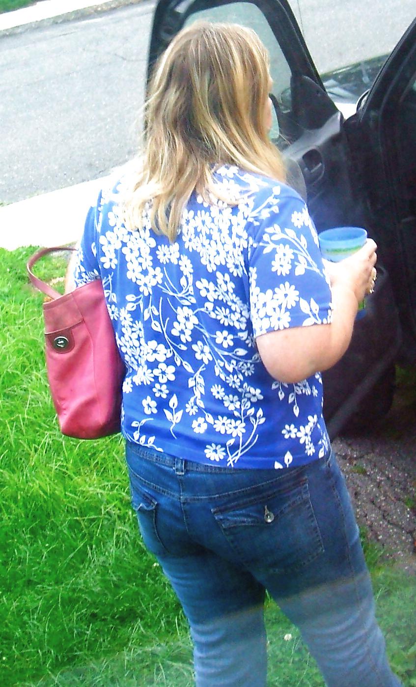 25P Wife in her tight ass jeans