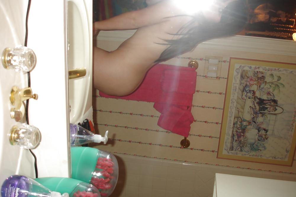 25P Two amateurs takeing some mirror pics