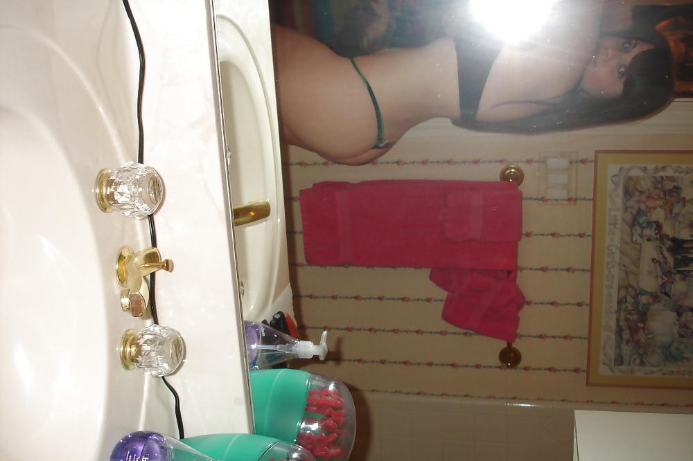 25P Two amateurs takeing some mirror pics