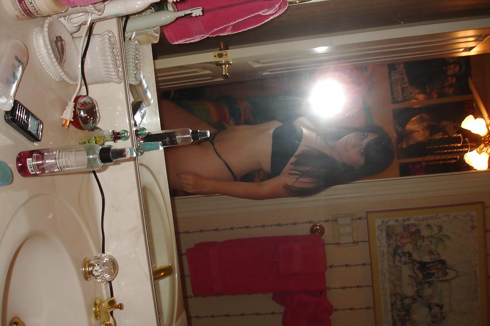 25P Two amateurs takeing some mirror pics