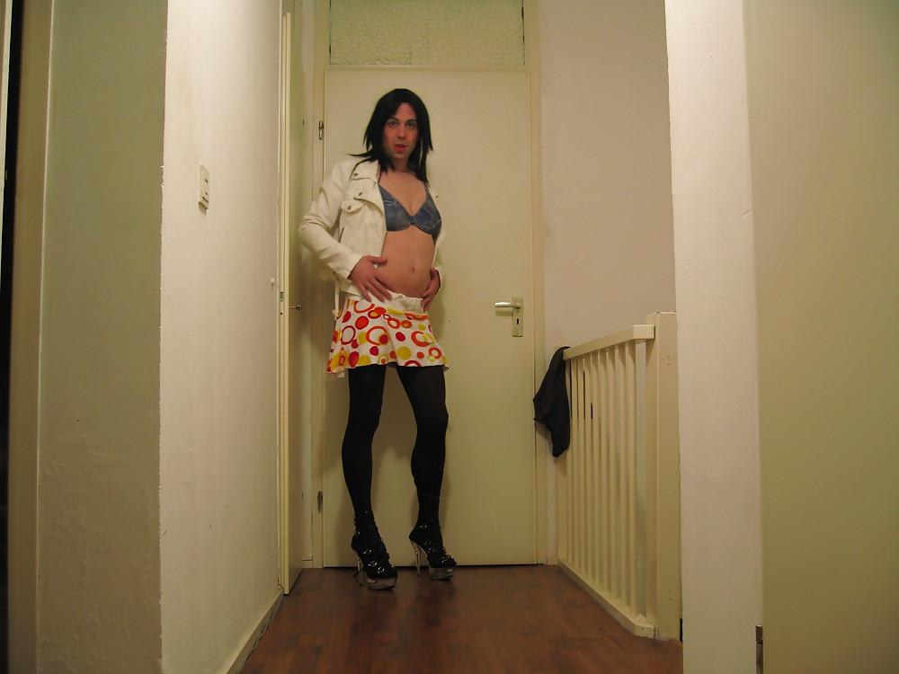 8P Miniskirt and white summer jacket 
