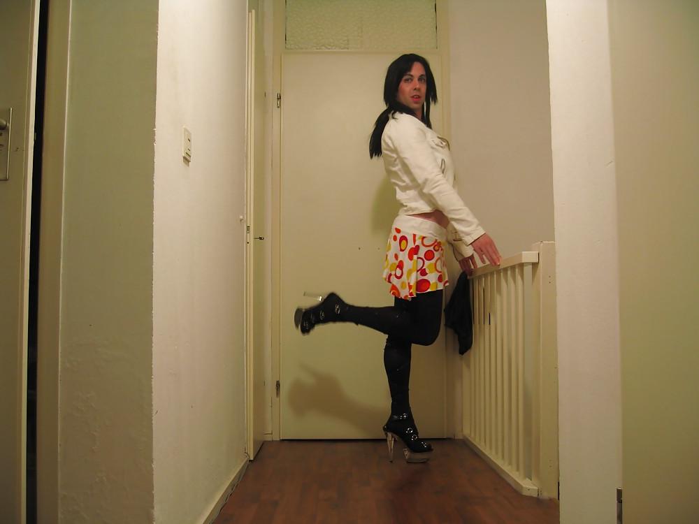 8P Miniskirt and white summer jacket 