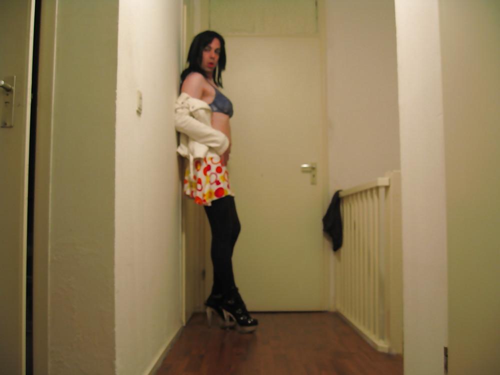 8P Miniskirt and white summer jacket 