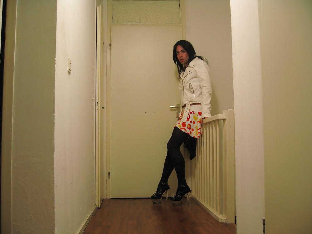 8P Miniskirt and white summer jacket 