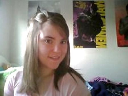 25P Curvy young girl