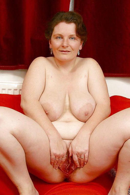 16P Chubby MILF Andrea