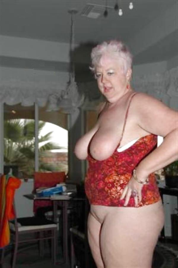 9P Pink Haired Mature Lady