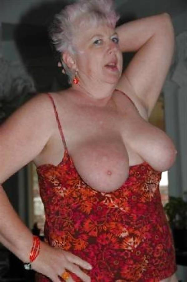 9P Pink Haired Mature Lady