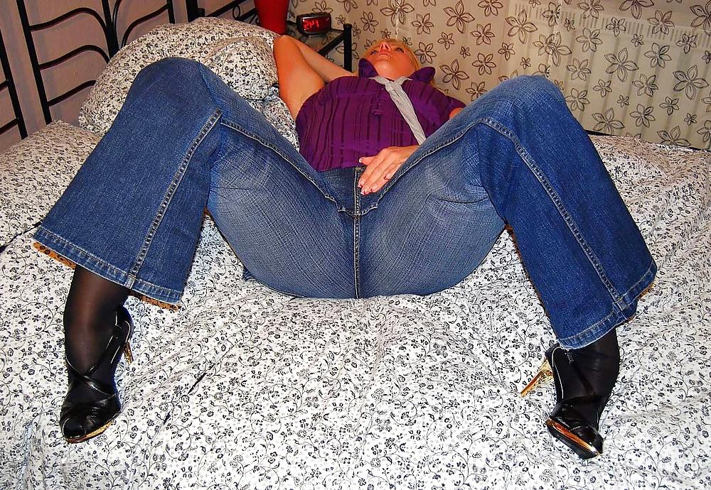 25P Women in and out of jeans