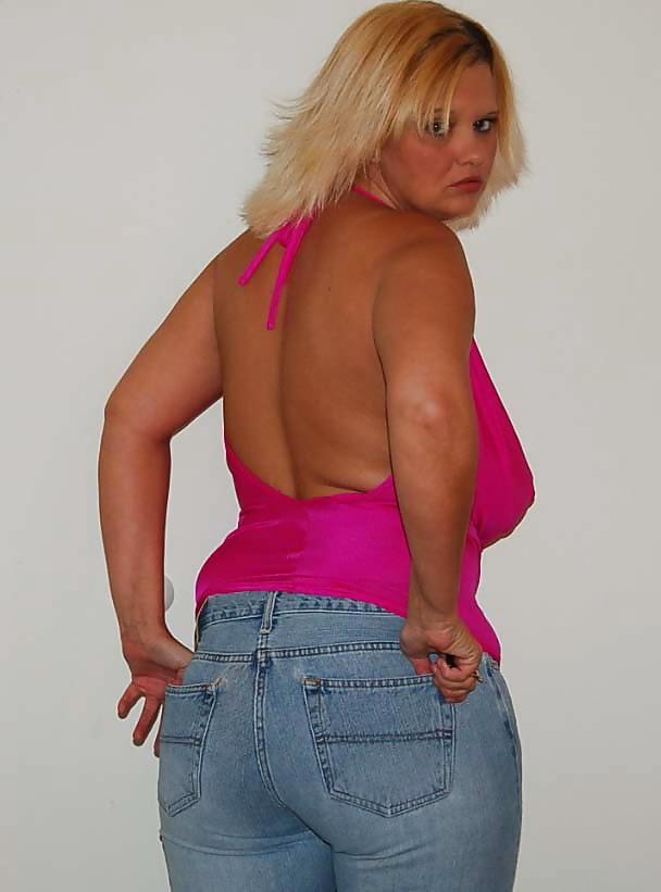 25P Women in and out of jeans