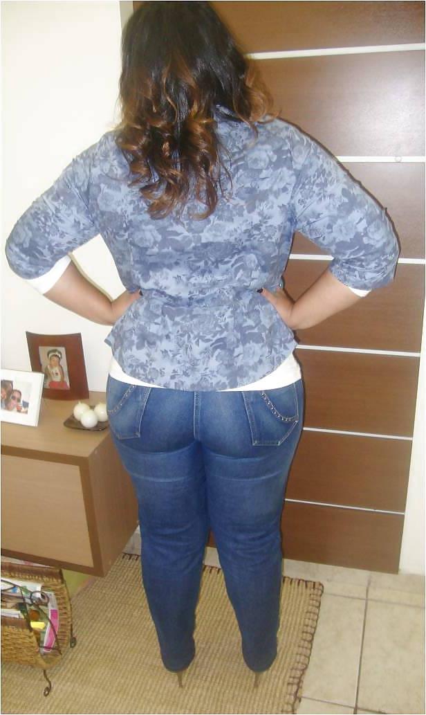 25P Women in and out of jeans