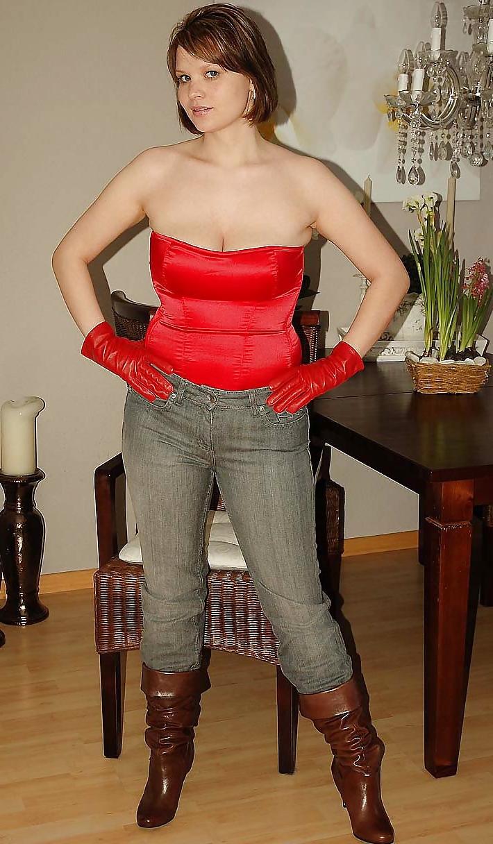 25P Women in and out of jeans
