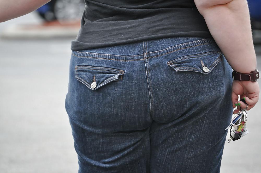 20P Fat bootys in jeans - Public Peeping