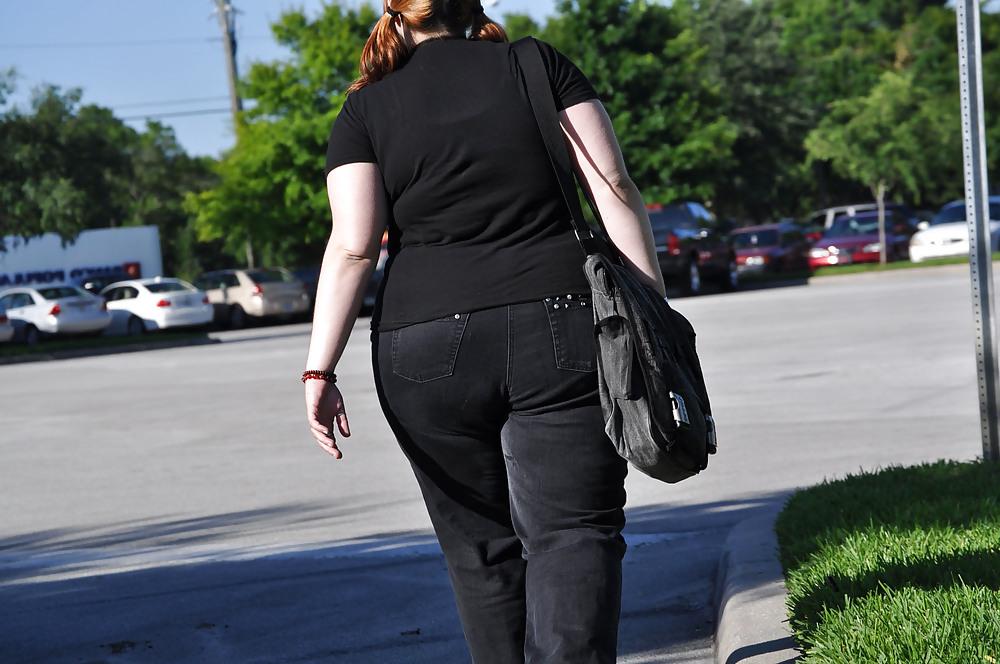 20P Fat bootys in jeans - Public Peeping