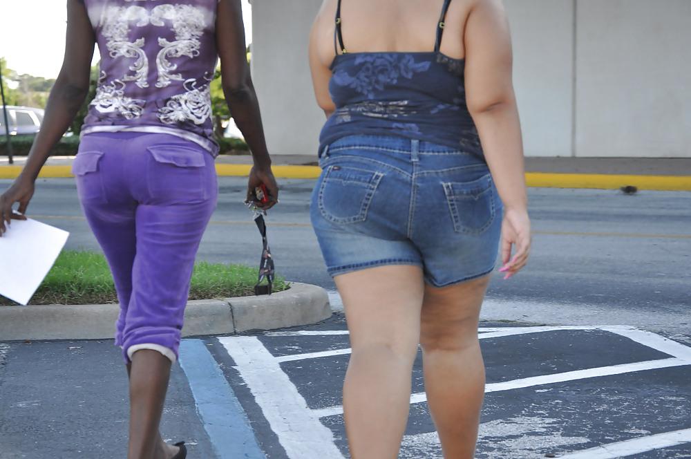 20P Fat bootys in jeans - Public Peeping