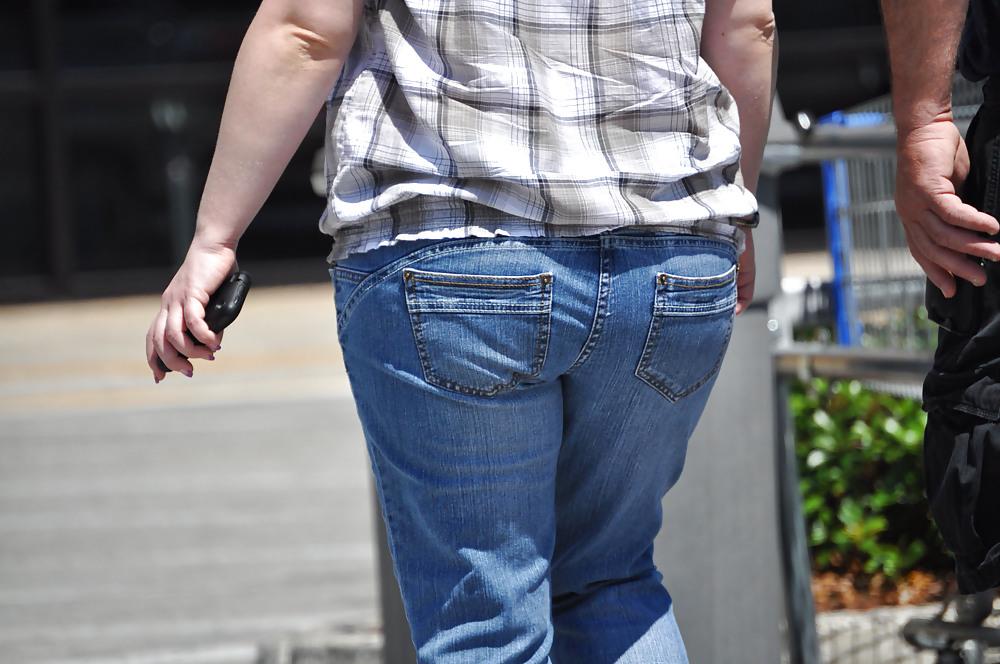 20P Fat bootys in jeans - Public Peeping