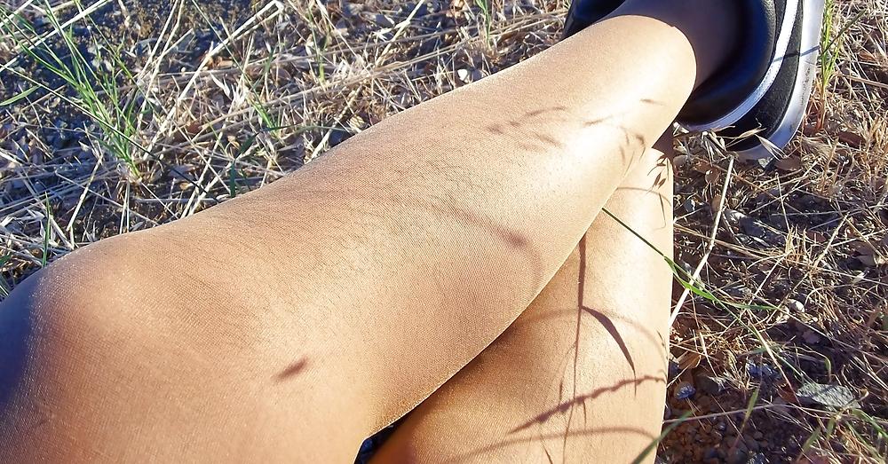 8P Pantyhose Outdoors