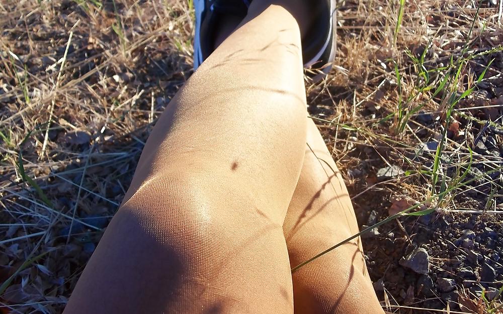 8P Pantyhose Outdoors