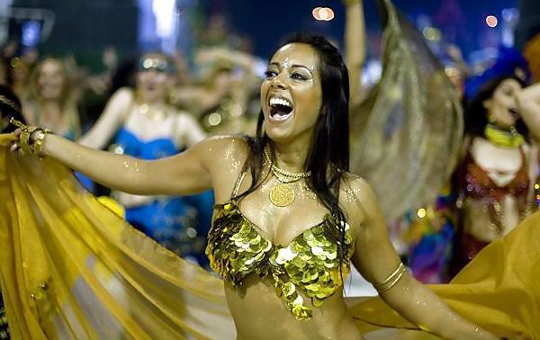 25P Brazilian carnival