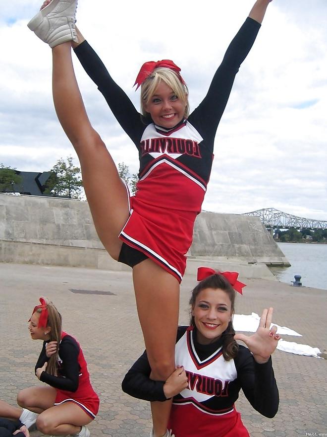 15P Hot Cheerleader