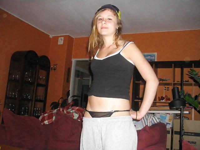 25P Hot Thong teen