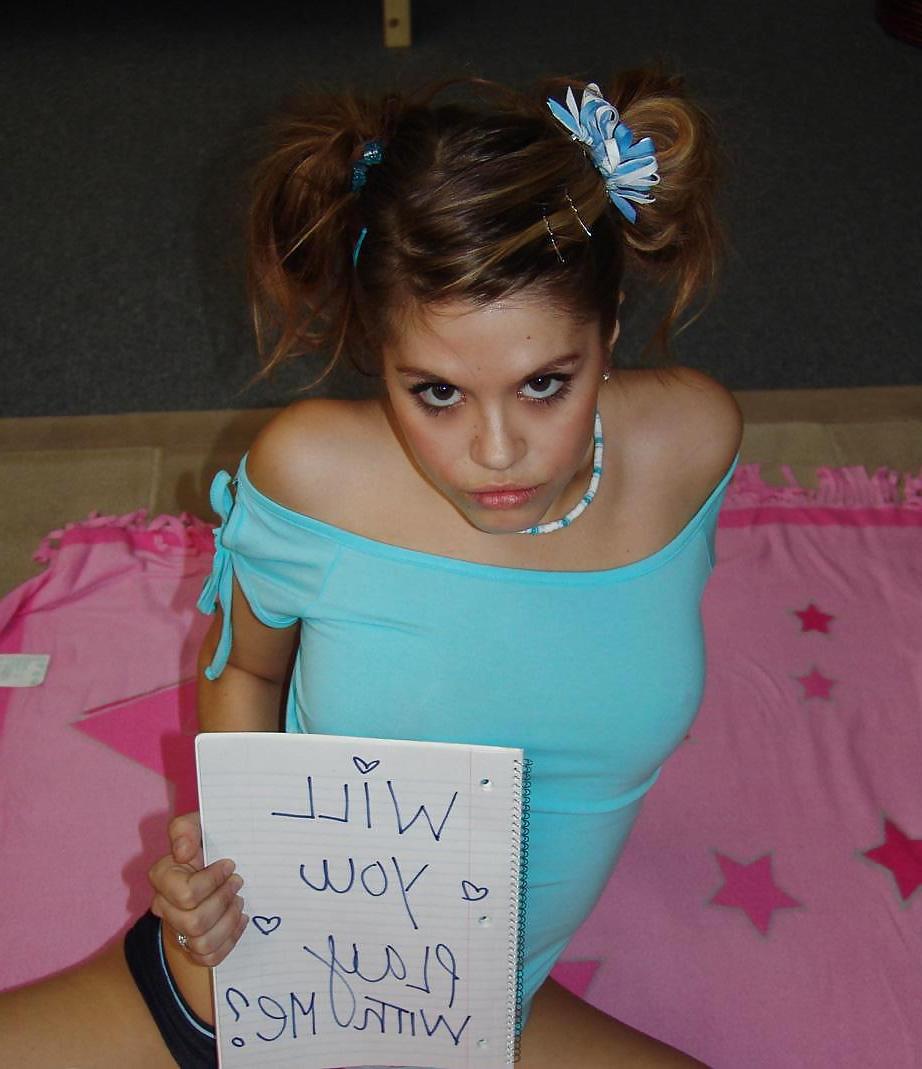 25P Horny Topanga - Wanna play with her?