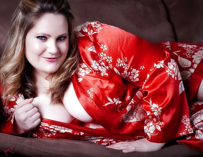 25P Curvy Beauties