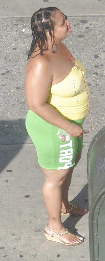 10P Harlem Girls in the Heat 135 New York - Thick Chick