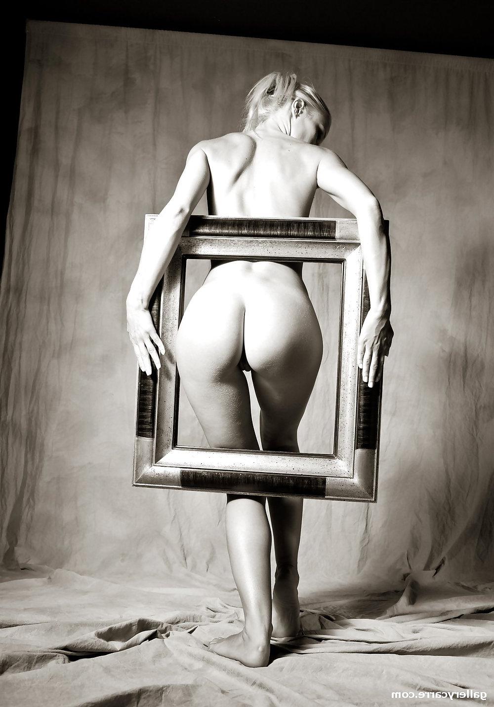 25P Erotic art