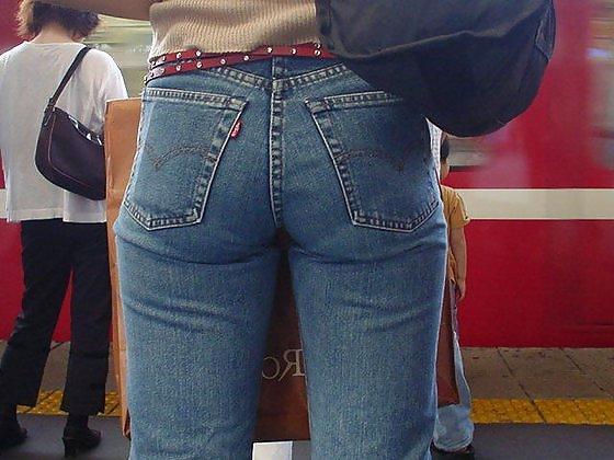 25P Beautys in sexy jeans