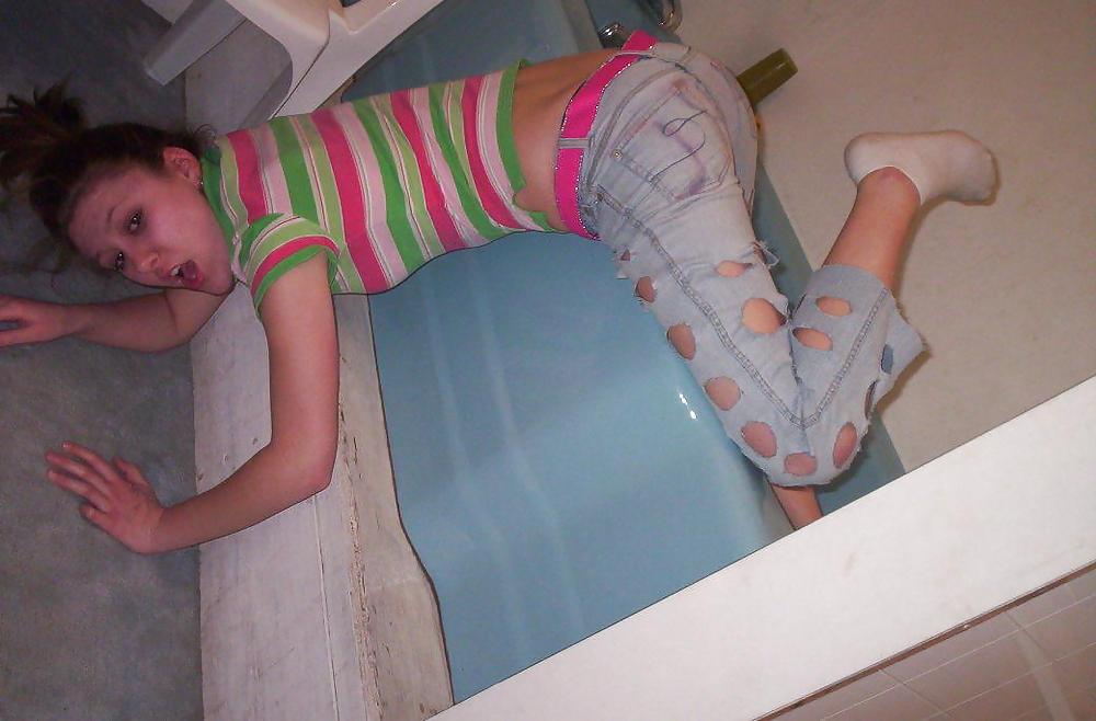 25P Beautys in jeans and cum