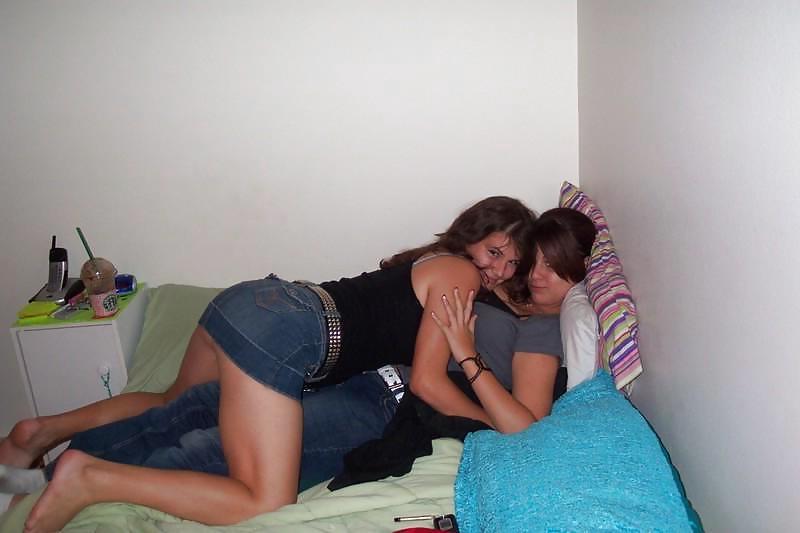 25P Beautys in jeans and cum