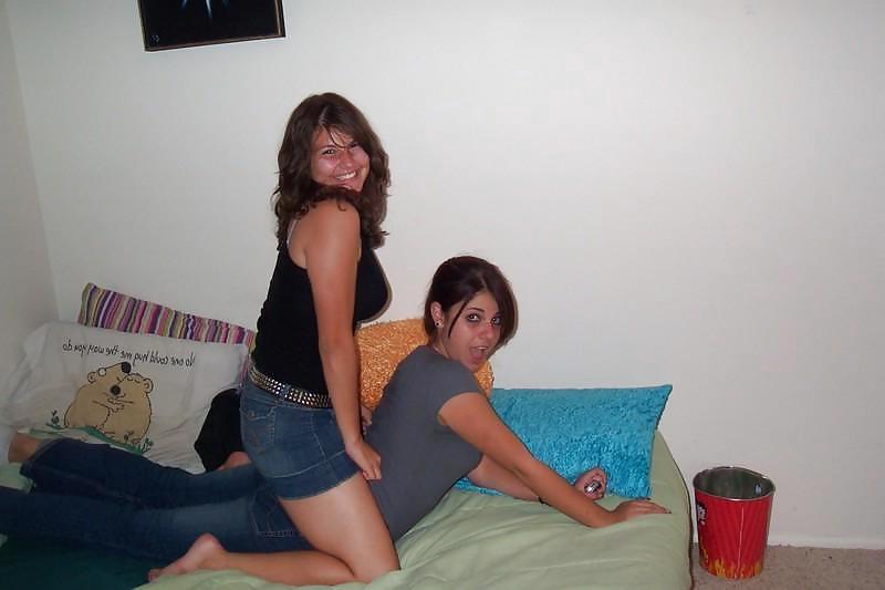 25P Beautys in jeans and cum