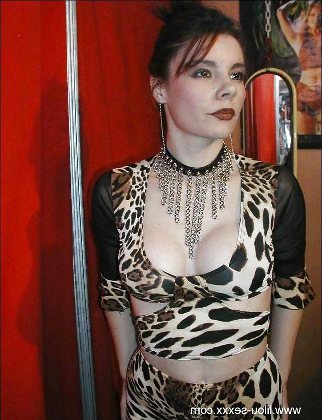 8P Lilou34 flashing glamour