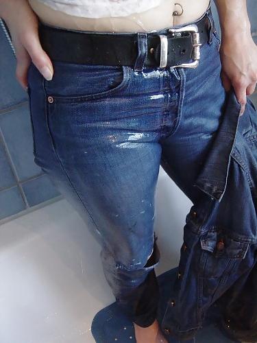 24P Girls in sexy jeans